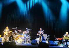 Robben Ford on Dec 3, 2024 [777-small]