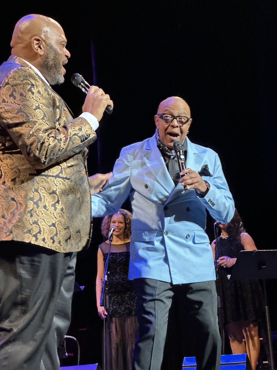 peabo bryson Concert & Tour History (Updated for 2025 - 2026) | Concert ...