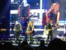 tags: The Band Perry - The Band Perry / Brett Eldredge on Sep 26, 2015 [329-small]