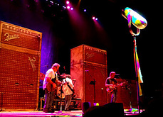 Neil Young & Crazy Horse on Sep 25, 1978 [672-small]