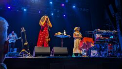 Corrine Bailey Rae / Jon Muq on Sep 19, 2023 [348-small]