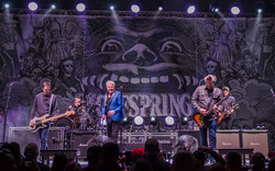 The Offspring / Lit / Pennywise / Unwritten Law / Street Dogs / Los kung fu monkeys on Apr 29, 2018 [376-small]
