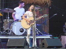Jake Owen / Callista Clark on Sep 10, 2021 [054-small]