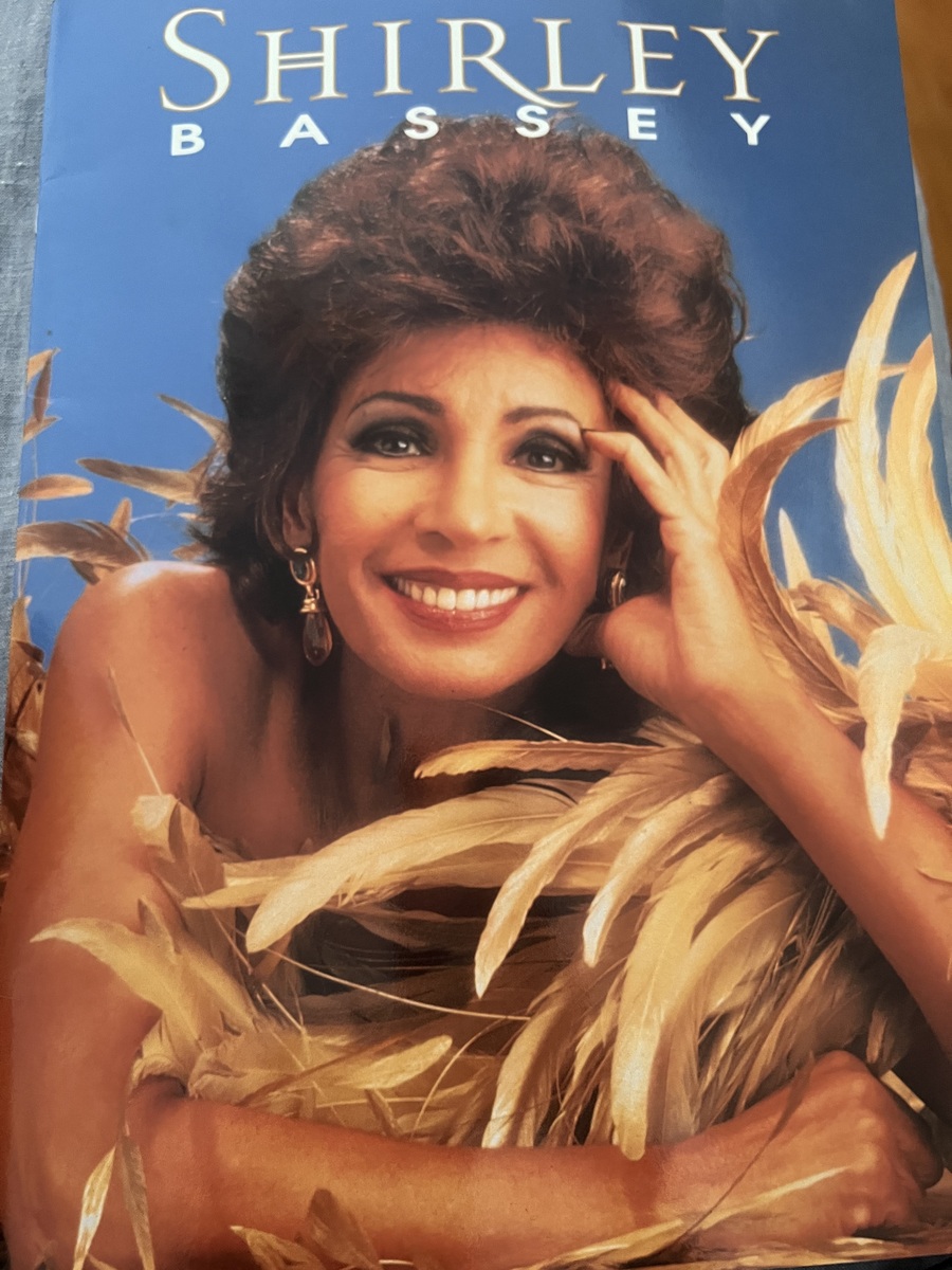 Shirley Bassey Concert & Tour History | Concert Archives