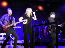 Lauren Alaina on Nov 1, 2019 [087-small]