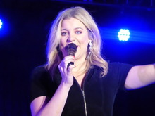 Lauren Alaina on Nov 1, 2019 [089-small]