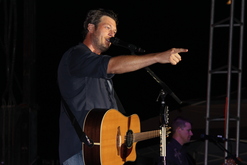 Blake Shelton on Sep 2, 2011 [335-small]
