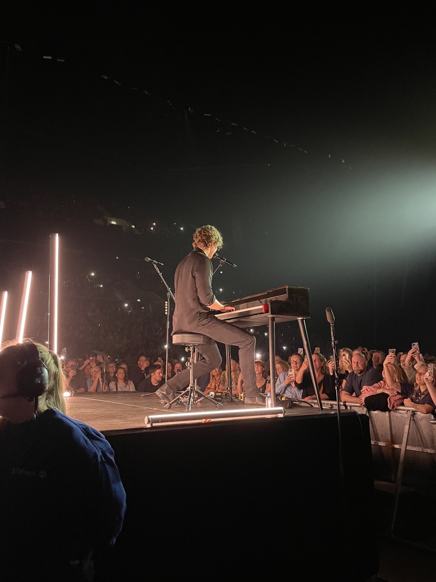 Dean Lewis Concert & Tour History (Updated for 2025) Concert Archives