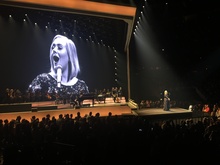 Adele on Oct 28, 2016 [468-small]