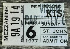KISS / Legs Diamond on Mar 6, 1977 [341-small]