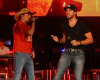 Jason Aldean & Luke Bryan, Jason Aldean / Luke Bryan / Jake Owen / Thomas Rhett / Kelly Clarkson (hologram) / Ludacris on Apr 13, 2013 [649-small]