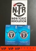 Pamphlet, iTunes cards & VIP armband from the concert, Willie Nelson's Country Throwdown on Jun 17, 2011 [746-small]