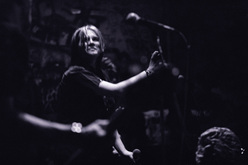 Penelope Houston on Feb 13, 1999 [804-small]