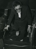 Pete Townsend enters a limousine prior to band's performance, tags: The Who - The Who / David Johansen on Dec 10, 1982 [195-small]