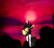 Justin Hayward on Jun 3, 2016 [549-small]