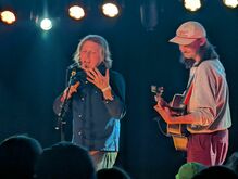 Ty Segall / Mikal Cronin on Apr 10, 2025 [613-small]