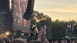 Fall Out Boy / Weezer / Green Day / Amyl and the Sniffers on Jun 22, 2022 [491-small]