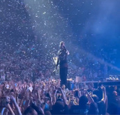 Twenty One Pilots on Sep 9, 2022 [087-small]