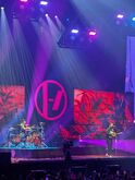 Twenty One Pilots / Balu Brigada on Apr 28, 2025 [607-small]