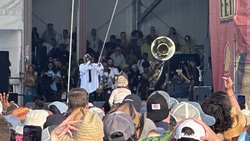 Lil Wayne / Kermit Ruffins / Omari Neville and the Fuel / The Roots on Apr 26, 2025 [909-small]