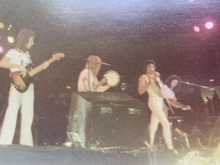 Queen / Thin Lizzy on Feb 10, 1977 [950-small]