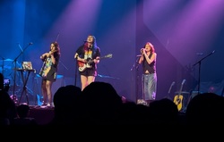 tags: Katie Gavin, jasmine.4.t - Lucy Dacus / Katie Gavin / jasmine.4.t on Apr 29, 2025 [859-small]