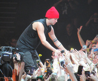 Twenty One Pilots / The Regrettes on Mar 5, 2019 [724-small]