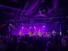 Supergrass / The Sixx on May 5, 2025 [003-small]