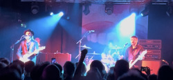 Supergrass / The Sixx on May 5, 2025 [005-small]
