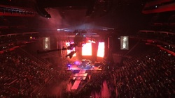 The Chainsmokers / 5 Seconds of Summer / Lennon Stella on Oct 3, 2019 [900-small]