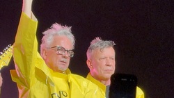 Devo on May 6, 2025 [910-small]