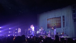 Wallows / grentperez on Dec 9, 2024 [721-small]