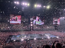 Billie Eilish / Tom Odell on May 7, 2025 [851-small]