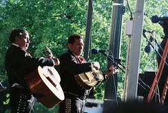 The Son de Mariachi Band / Maru Montero Dance Troupe on May 5, 2011 [992-small]