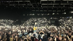 Bryan Adams on May 11, 2025 [342-small]