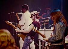 Bonnie Raitt / Bruce Springsteen & The E Street Band on May 9, 1974 [324-small]