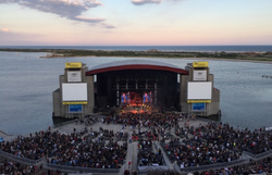 Weezer / Andrew McMahon in the Wilderness / Panic! At the Disco on Jun 30, 2016 [301-small]