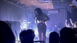 tags: Sleigh Bells - Sleigh Bells / Sophie Hunter on May 7, 2025 [608-small]