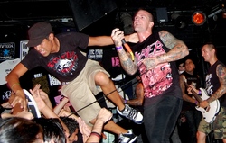 Bleeding Through, Miss May I / Bleeding Through / Carnifex / Motionless In White on Aug 30, 2009 [661-small]