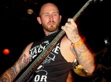 Bleeding Through ~ Ryan Wombacher, tags: Bleeding Through, Los Angeles, California, United States, Chain Reaction - Bleeding Through / Oceano / For the Fallen Dreams / Upon A Burning Body / I, Breather on Jan 21, 2011 [710-small]