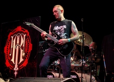 Bleeding ~ Through  Brian Leppke, tags: Bleeding Through, Anaheim, California, United States, City National Grove of Anaheim - Tiger Army / Bleeding Through / Milwaukee Wildmen on Oct 31, 2009 [777-small]