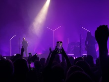 The Sisters of Mercy / Divine Shade on May 18, 2025 [843-small]
