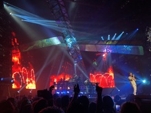 The Chainsmokers / 5 Seconds of Summer / Lennon Stella on Oct 20, 2019 [175-small]