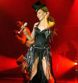 Kylie Minogue on Feb 28, 2004 [331-small]