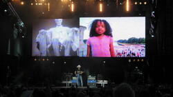 Lucky Lips / Brad Paisley on Jun 25, 2010 [807-small]