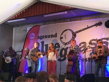 Straps / Skare / Drolsum Stasjon on Jun 18, 2016 [729-small]