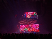 Queen / Adam Lambert on Jun 17, 2018 [940-small]