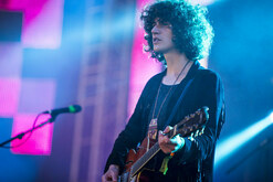 tags: Temples - Glastonbury Festival 2014 on Jun 25, 2014 [617-small]