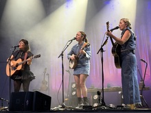 I'm With Her / Sarah Jarosz / Aoife O'Donovan / Sara Watkins on Jun 8, 2025 [815-small]