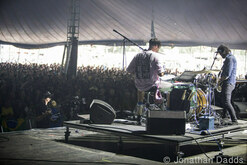 tags: Death from Above 1979 - Glastonbury Festival 2015 on Jun 24, 2015 [946-small]
